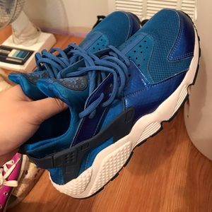 COPY - New nike electric blue hurraches